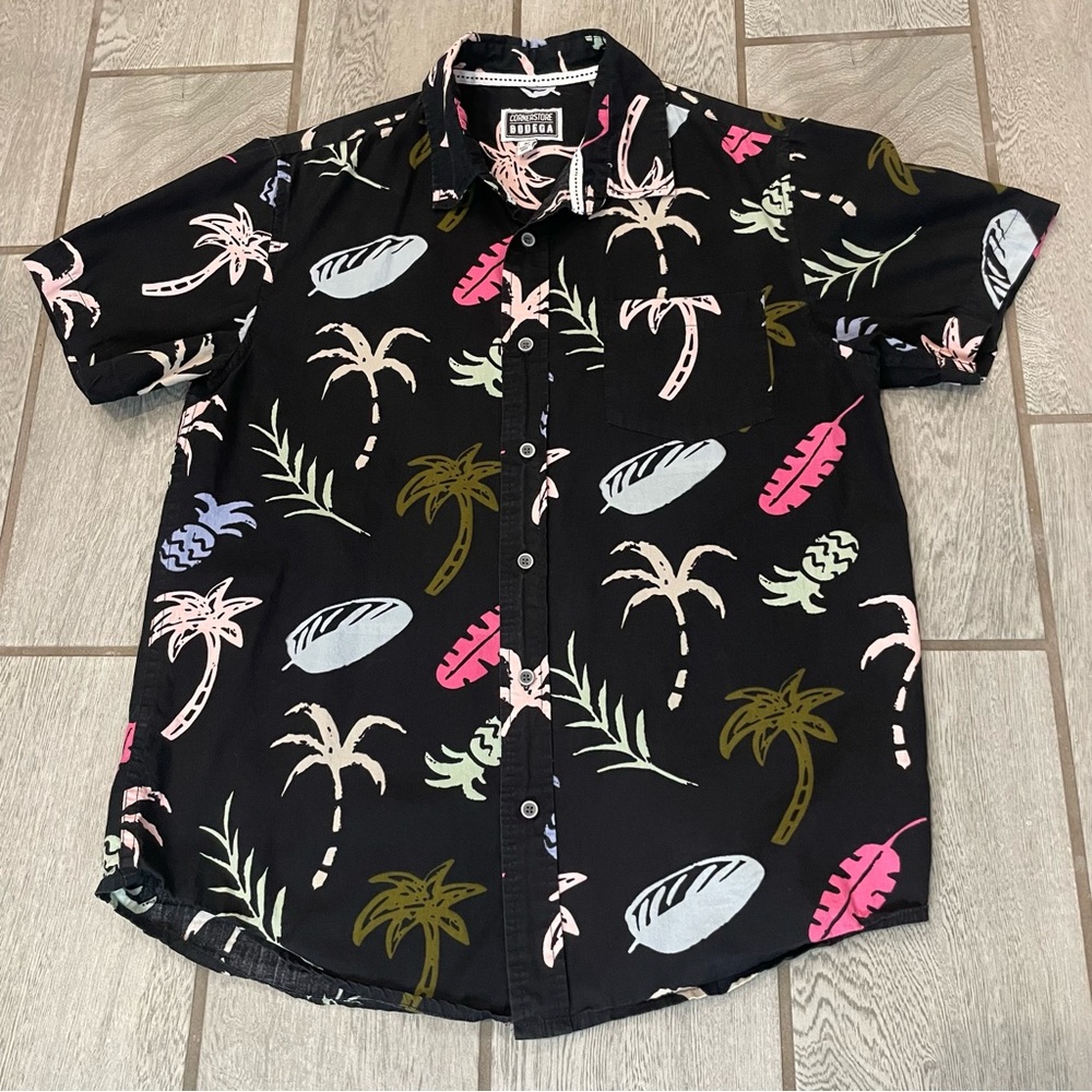 Cornerstore Bodega Men's Size Medium M Button Up Shirt Tree Print Short Sleeve
